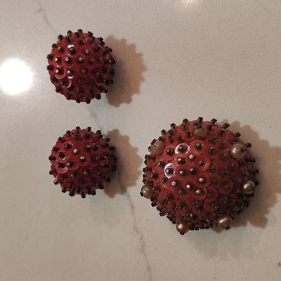 Pink & Clear Brooch and clip on screw type earrings set vintage bead & sequin - Picture 6 of 6